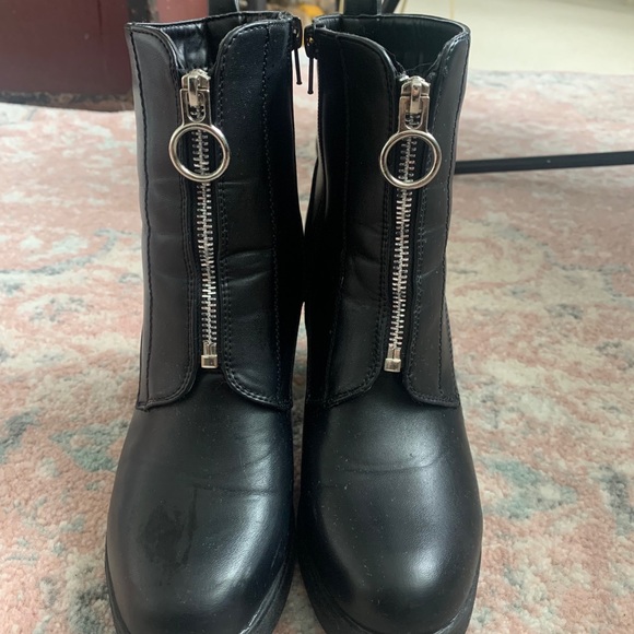 Boots - Picture 3 of 4